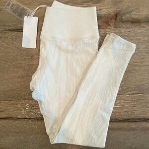NWT Avocado White Sand Wood Grain Leggings Size M/L